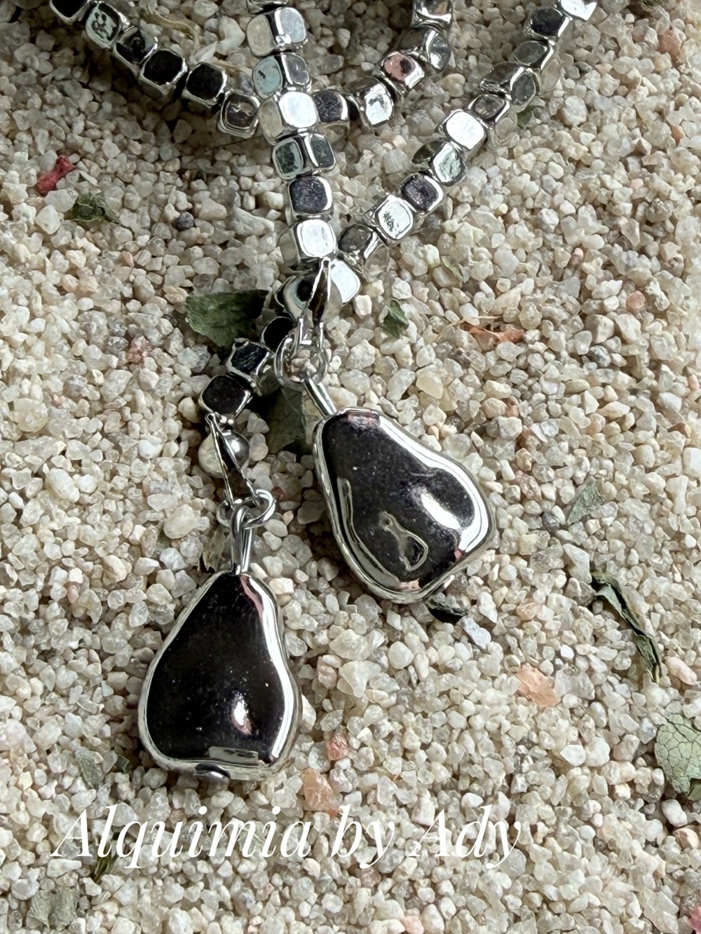EXAGGERATED LARIAT Silver Faceted Bead Wrap Necklace with silver shell 🐚 tips - Picture 4 of 4